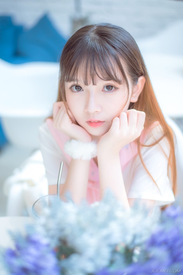 如果你不能飞，那就奔跑;如果不能奔跑，那就行走;如果不能行走，那就爬行;但无论你做什么，都要保持前行的方向。
